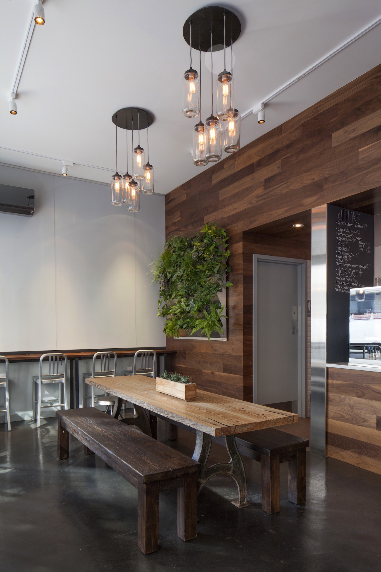 Metropolitan Cafe photo 2