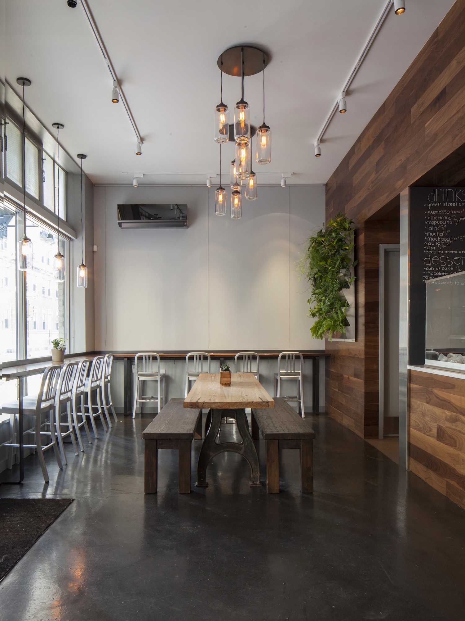 Metropolitan Cafe photo 3